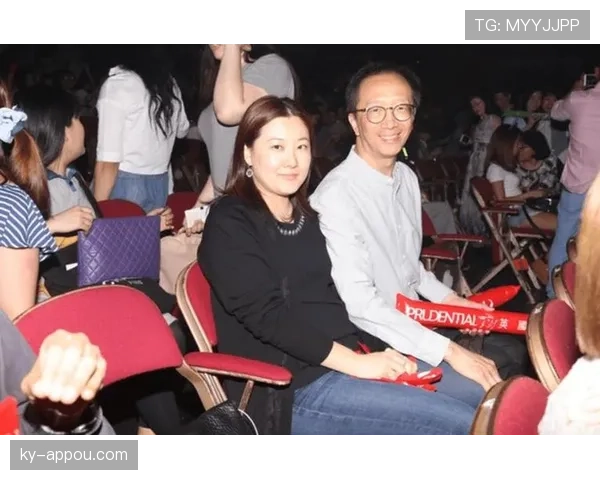 伏明霞跳水拿金牌那会儿，谁能想到她后来住的豪宅连泳池都懒得游？