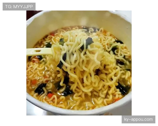 叶诗文晒的早餐像五星套餐，咱们宿舍方便面该怎么活