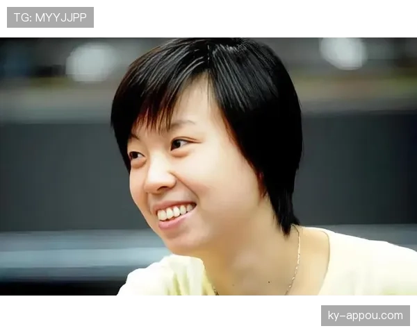 张怡宁居然把冠军奖杯当做家里摆件，普通人想都不敢想啊！